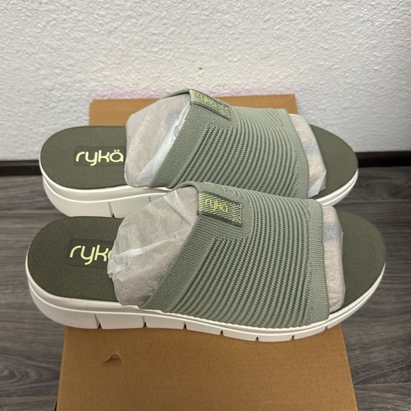 Ryka Made For Women Epic Slide Sandal (WIDE) - Picture 8 of 10